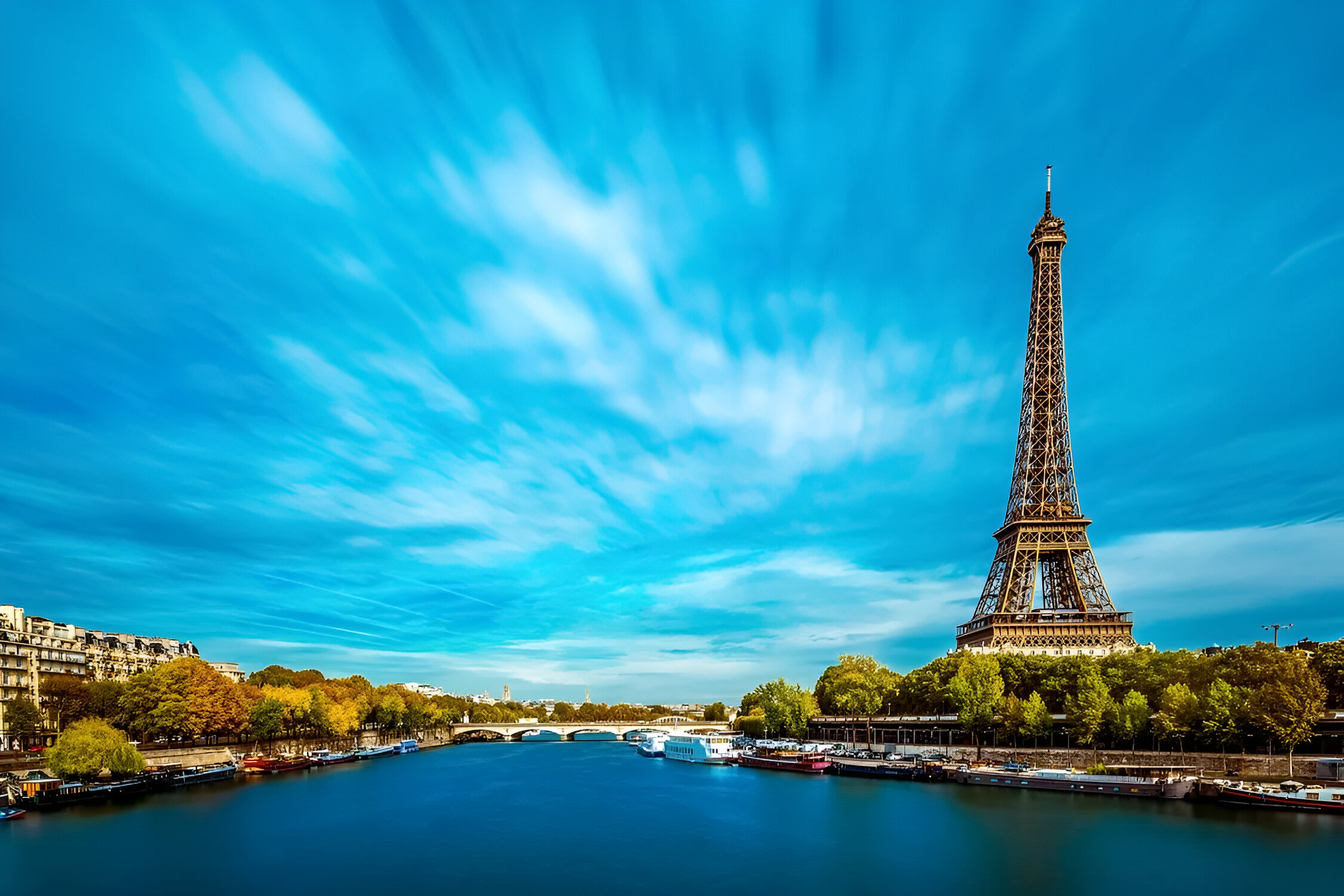 What Makes France the Top Choice for Holidays in the World?